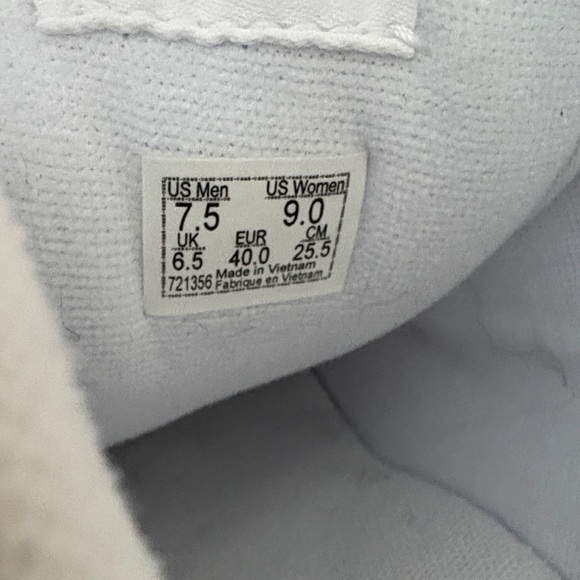 NWOB Vans Knu Skool Classic White Leather Sneakers Size 7.5 Mens/9.0 Women’s - Picture 10 of 10